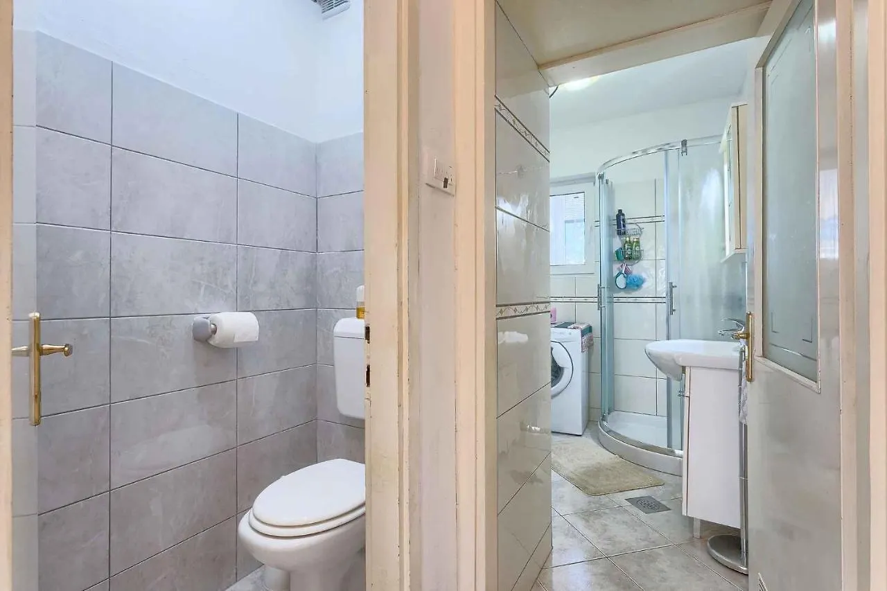 Pula Two-Bedroom Apartment 3 0*,  Croatie